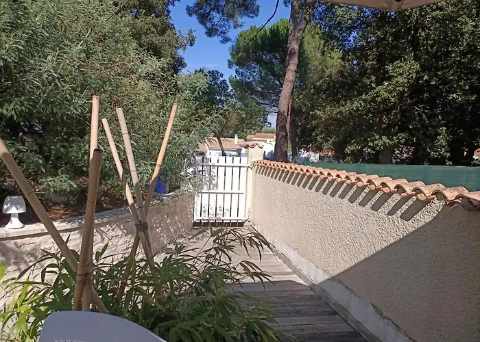 Pomme De Pin Et Mimosa Holiday home *