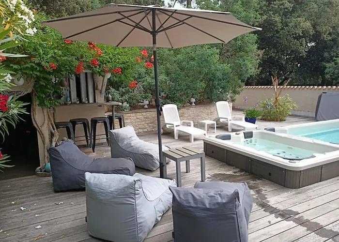 Pomme De Pin Et Mimosa Holiday home