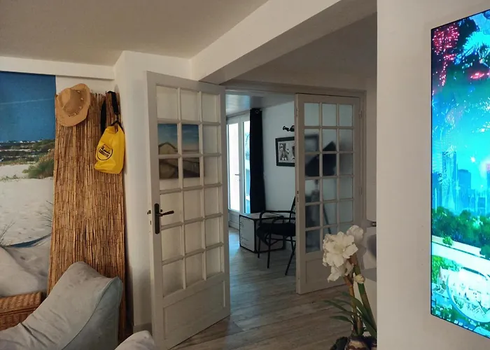 Pomme De Pin Et Mimosa *